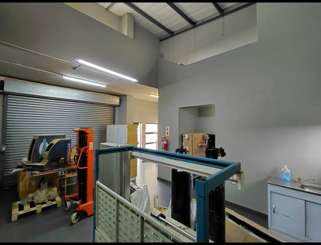 86M² WAREHOUSE TO LET IN CLAYVILLE